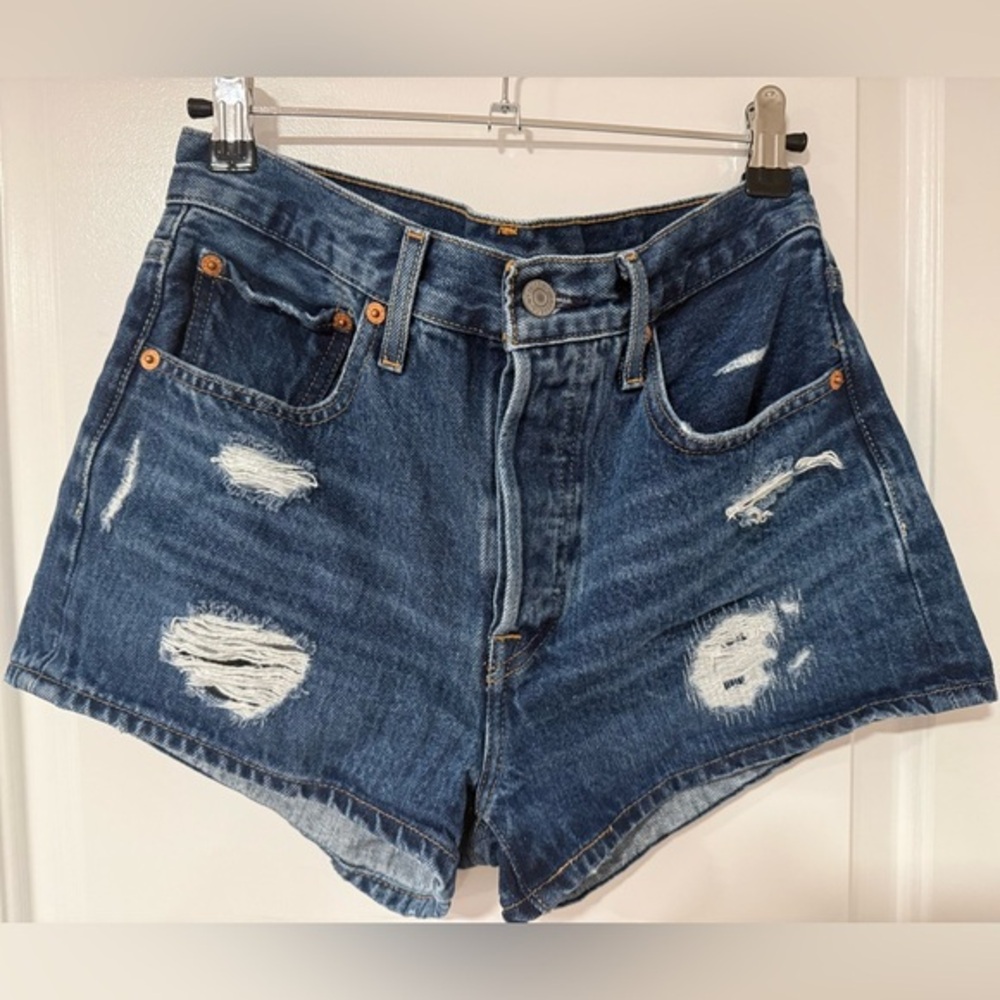Levi’s High Rise Distressed Denim Shorts Button Fly Size- 26